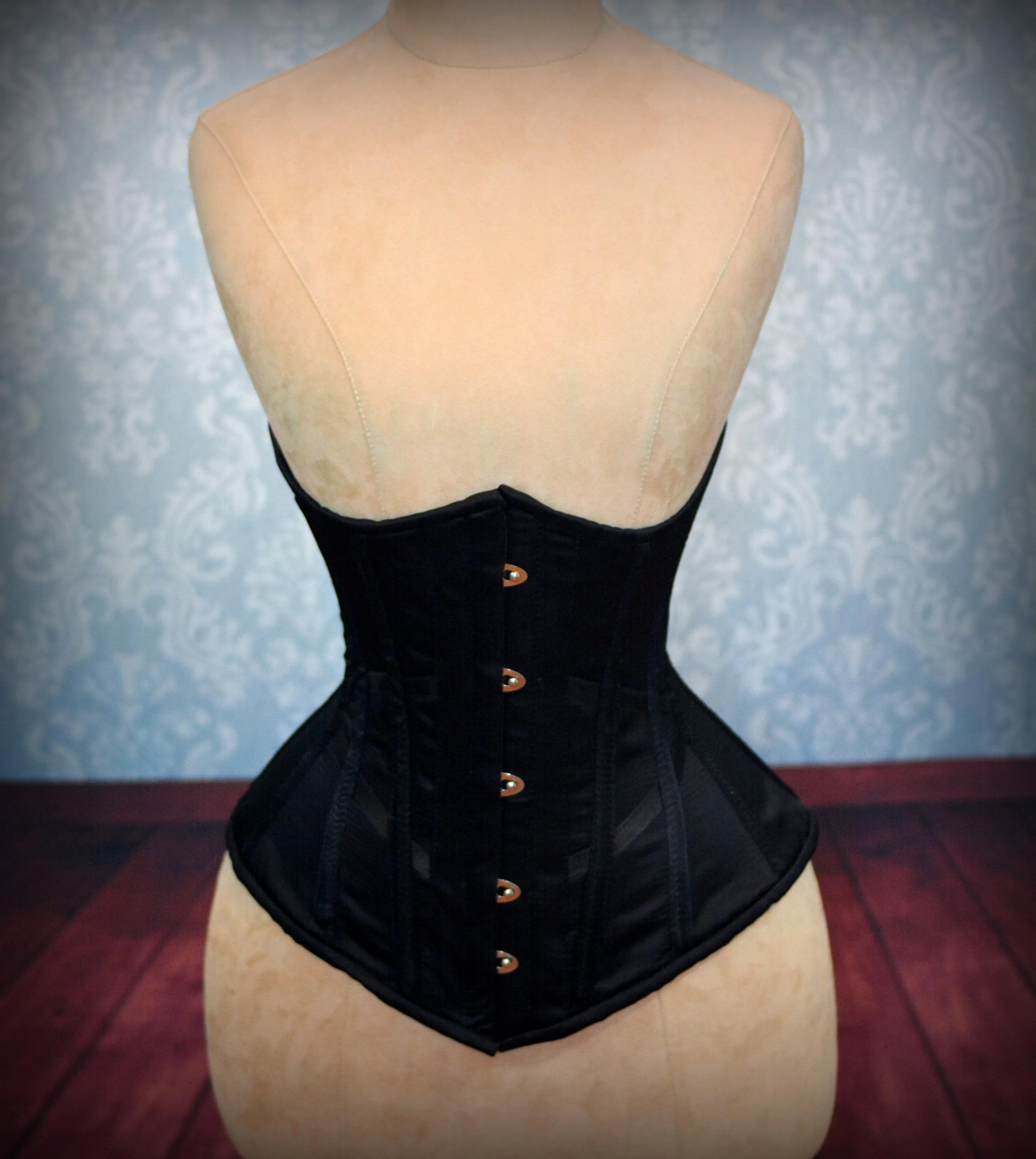 Hourglass made to measures underbust authentic satin corset, only bespoke.